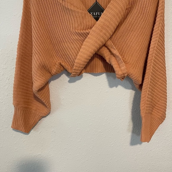 Zaful Forever Young Off the shoulder cropped sweater top - Picture 3 of 8